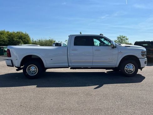 Used 2026 RAM 3500 Limited AWD/4WD image 60