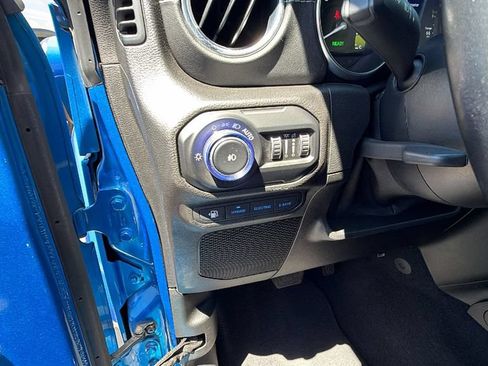 Used 2021 Jeep Wrangler Unlimited Sahara AWD/4WD image 29