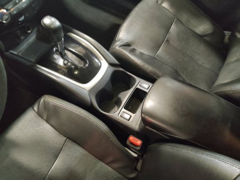 Used 2016 Nissan Rogue SL w/ SL Premium Package FWD image 26