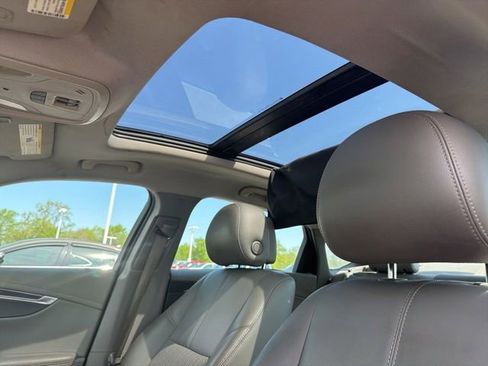 Used 2014 Chevrolet Impala LT w/ Convenience Package FWD image 13