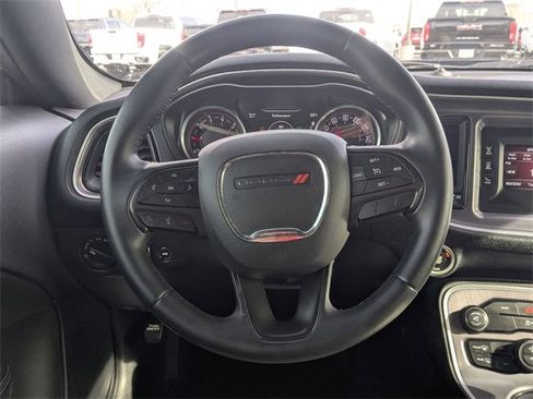 Used 2016 Dodge Challenger SXT image 19