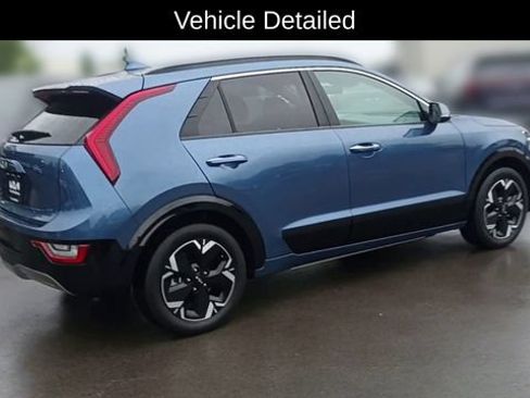 Certified 2024 Kia Niro Wave w/ Wave Preserve Package FWD image 3