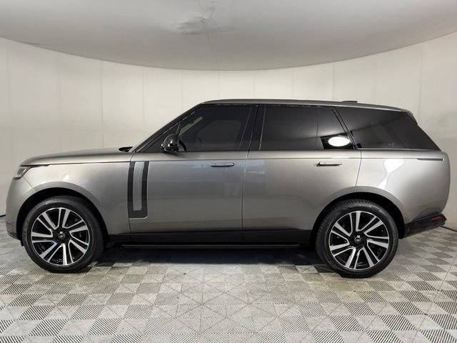 Used 2023 Land Rover Range Rover SE AWD/4WD image 3