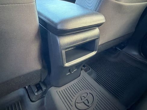 Used 2021 Toyota RAV4 LE image 25