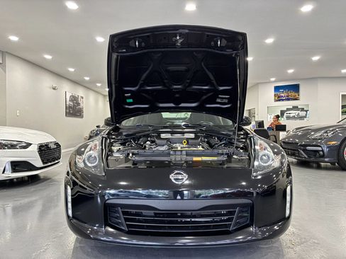 Used 2019 Nissan 370Z Touring RWD image 32