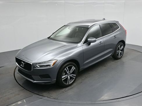 Used 2020 Volvo XC60 T5 Momentum w/ Protection Package Premier image 41