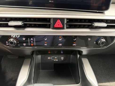 New 2026 Kia Sorento LX FWD image 14