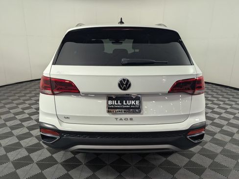 Used 2024 Volkswagen Taos SE FWD image 7