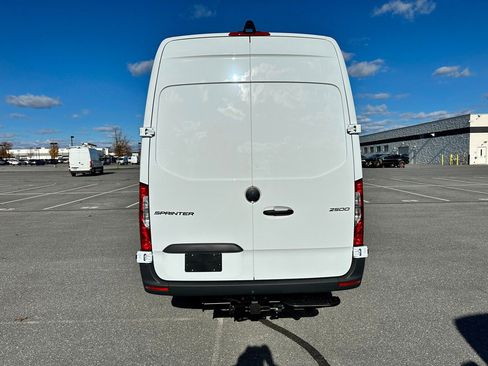 Used 2026 Mercedes-Benz Sprinter 2500 image 5