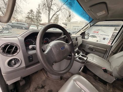 Used 2013 Ford E-250 and Econoline 250 w/ Exterior Upgrade Pkg image 4