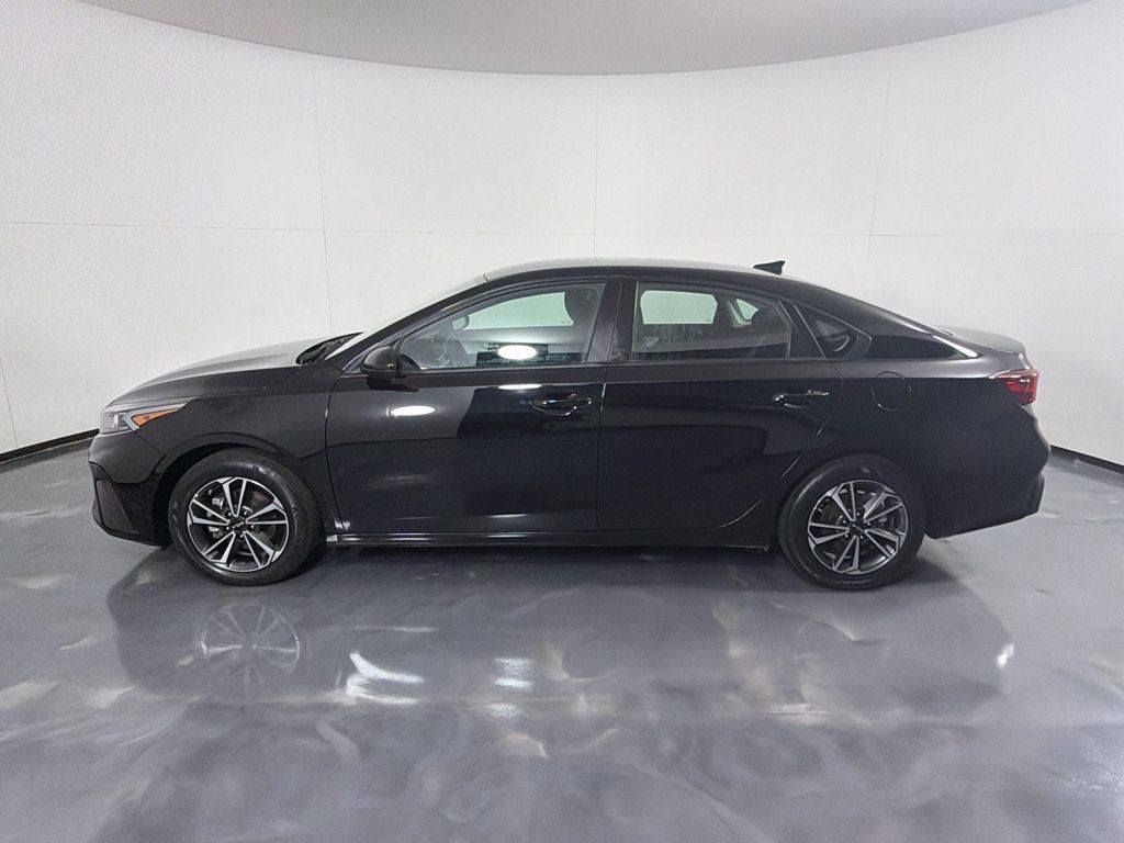 Used 2024 Kia Forte LXS FWD image 8