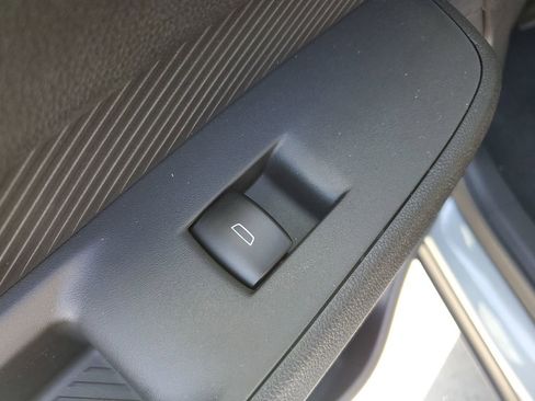 Used 2027 Chevrolet Bolt LT w/ Comfort Package FWD image 16