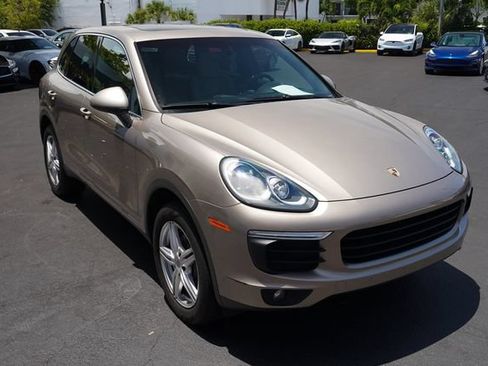 Used 2016 Porsche Cayenne AWD/4WD image 19
