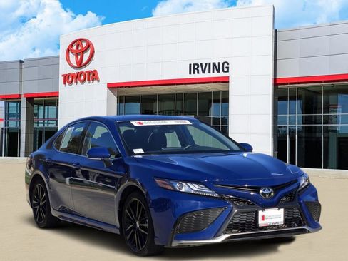 Used 2024 Toyota Camry XSE FWD image 2