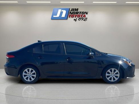 Used 2021 Toyota Corolla LE image 4