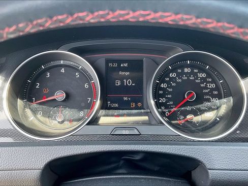 Used 2017 Volkswagen GTI SE FWD image 13