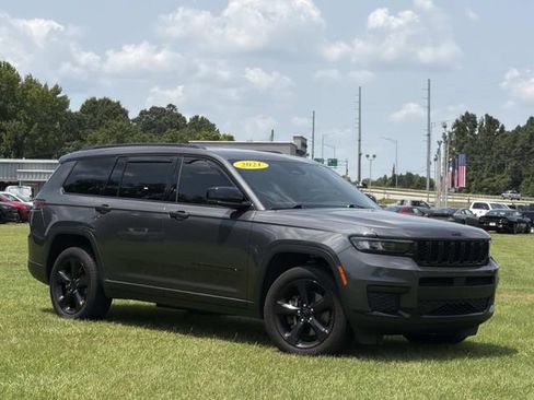 Used 2021 Jeep Grand Cherokee L Laredo AWD/4WD image 3