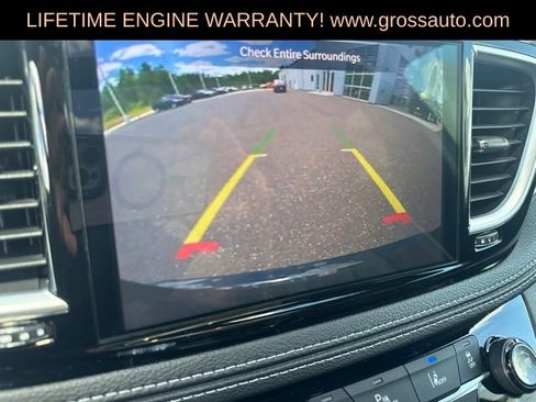 Used 2025 Chrysler Pacifica Limited FWD image 26