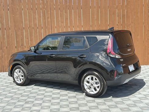 Used 2025 Kia Soul LX FWD image 13