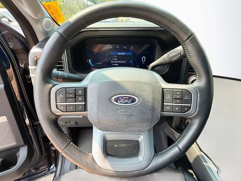 Used 2024 Ford F250 Lariat w/ Lariat Ultimate Package AWD/4WD image 12