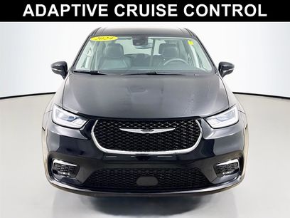 Used 2024 Chrysler Pacifica Touring-L