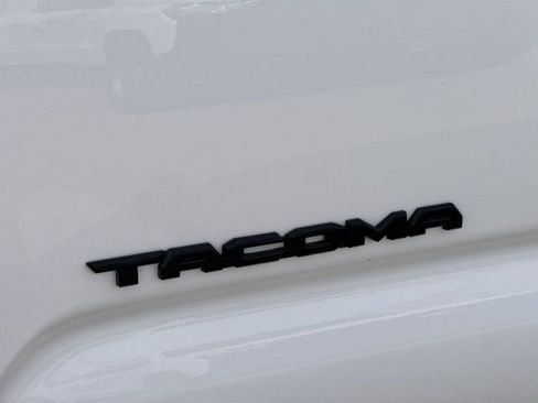Used 2019 Toyota Tacoma TRD Off-Road image 28