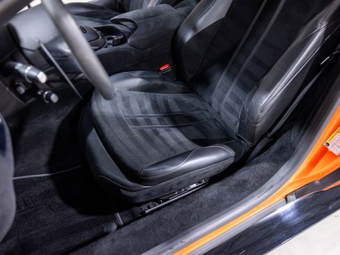 Used 2020 Aston Martin V8 Vantage Coupe image 35