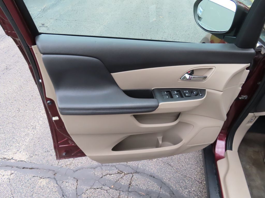 Used 2016 Honda Odyssey SE image 21