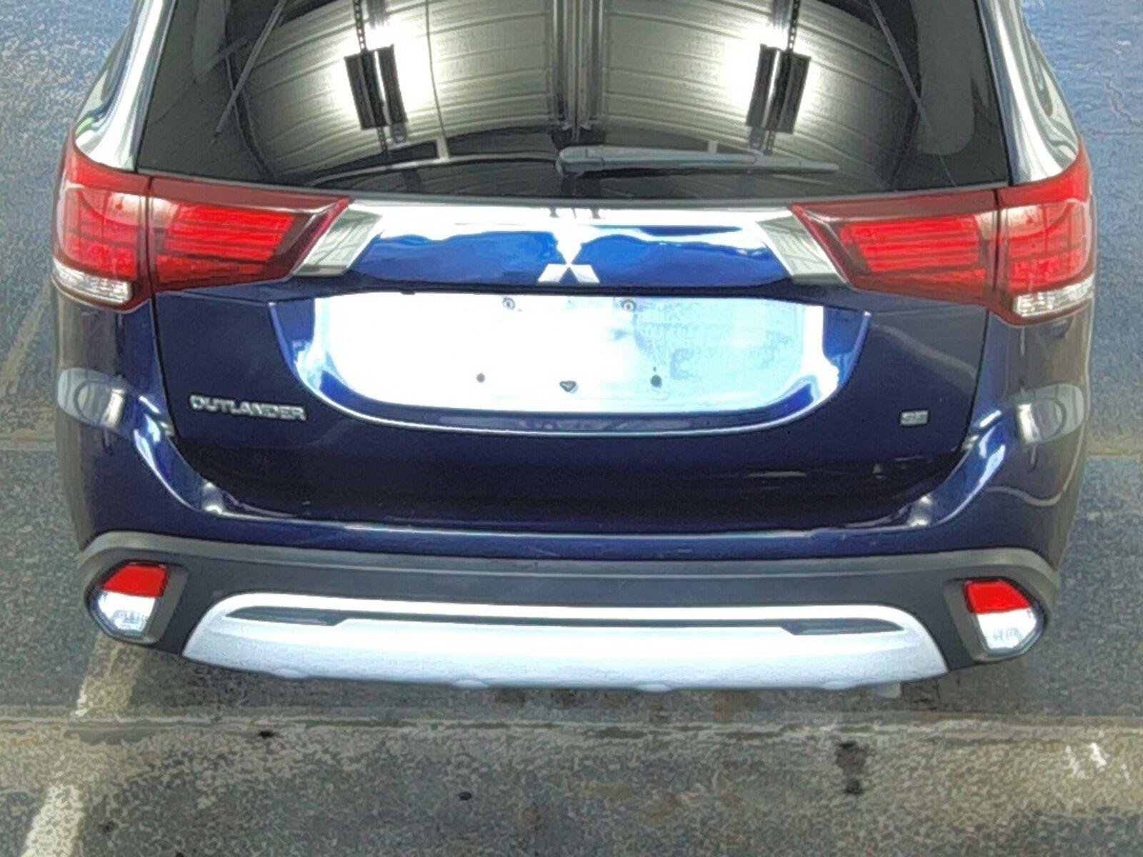 Used 2020 Mitsubishi Outlander FWD image 11