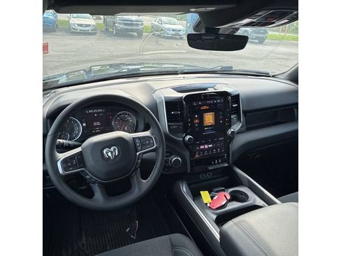 Used 2025 RAM 1500 Big Horn AWD/4WD image 9
