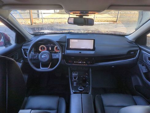 Used 2024 Nissan Rogue SL w/ SL Premium Package image 9