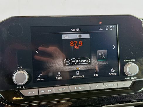 Used 2024 Nissan Pathfinder SV image 21