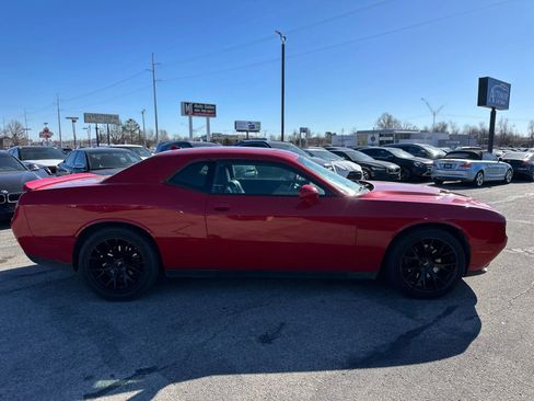 Used 2015 Dodge Challenger SXT Plus image 4