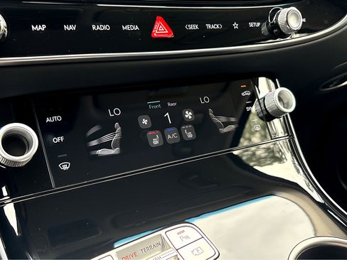 New 2026 Genesis GV70 2.5T image 10