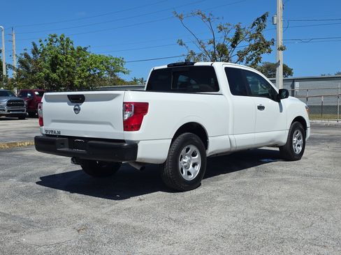 Used 2022 Nissan Titan S image 7