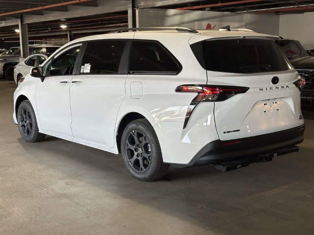 New 2026 Toyota Sienna XLE Woodland Edition AWD/4WD image 7