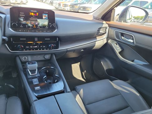 Used 2021 Nissan Rogue SL w/ Premium Package FWD image 17