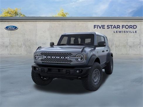 New 2025 Ford Bronco Badlands image 3