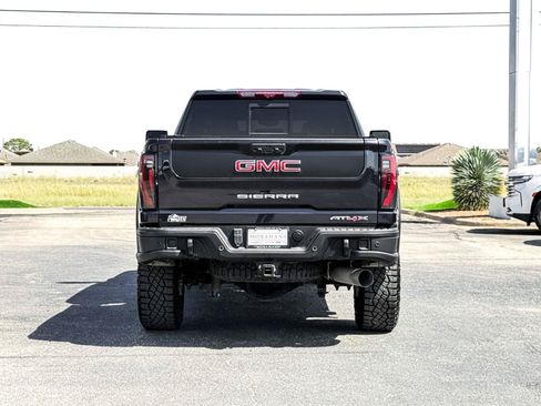 Certified 2025 GMC Sierra 2500 AT4X w/ AT4X AEV Edition AWD/4WD image 11