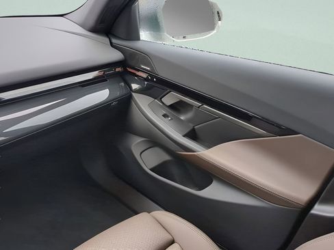 New 2025 BMW 530i w/ Premium Package image 16