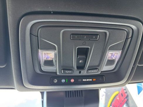 Used 2025 Chevrolet Silverado 1500 ZR2 w/ Technology Package image 40