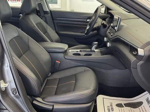 Used 2021 Nissan Altima 2.5 SR w/ SR Premium Package image 13