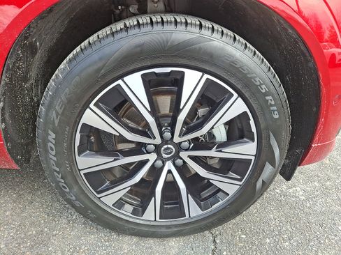 Certified 2023 Volvo XC60 B5 Plus w/ Climate Package AWD/4WD image 8