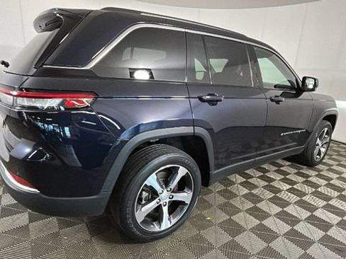 Used 2023 Jeep Grand Cherokee 4WD 4xe image 2