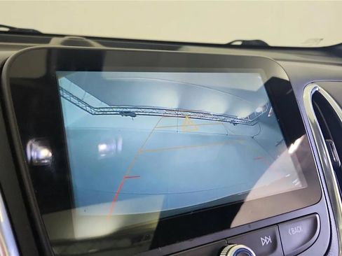 Used 2018 Chevrolet Equinox LT FWD image 30