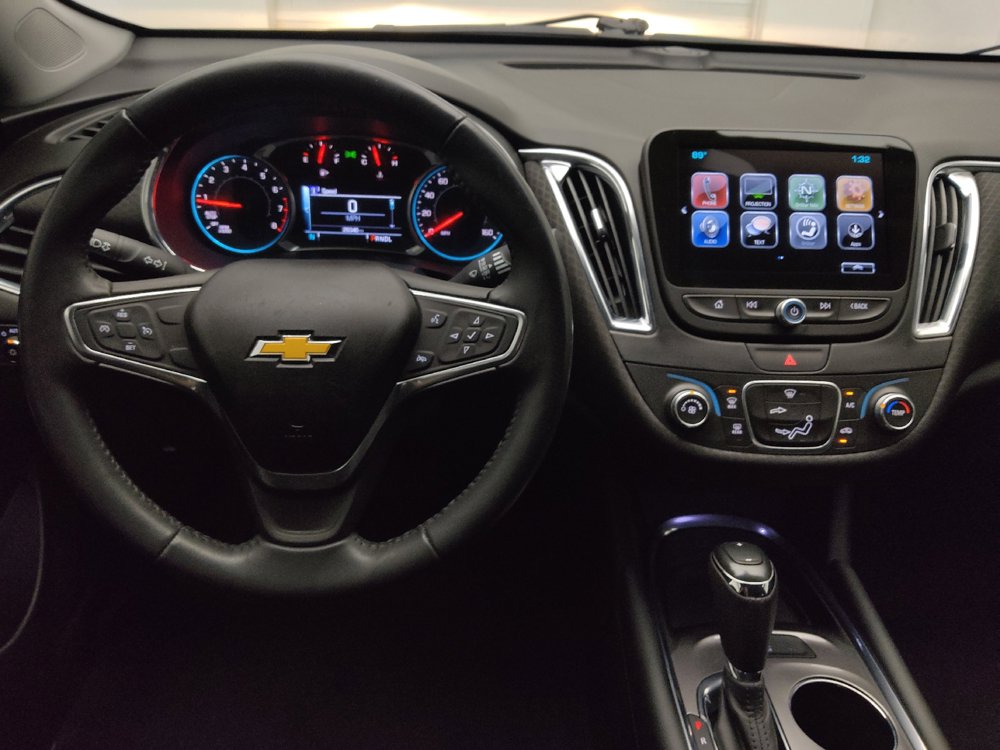 Used 2018 Chevrolet Malibu LT FWD image 22