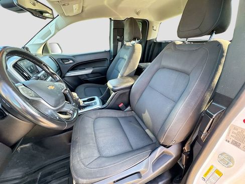 Used 2022 Chevrolet Colorado LT w/ Fleet Safety Package image 19