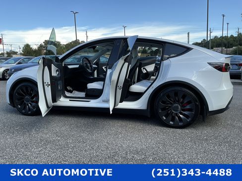 Used 2022 Tesla Model Y Performance AWD/4WD image 31