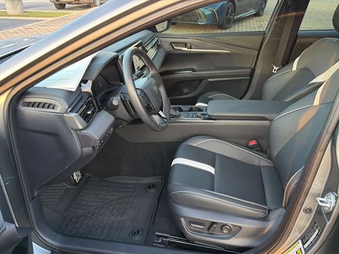 Certified 2025 Toyota Camry SE FWD image 10