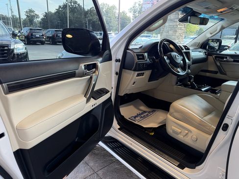 Used 2021 Lexus GX 460 Premium AWD/4WD image 3